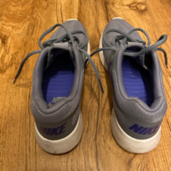 Nike comfort Footbed Running Shoes Sneakers Size 5.5 - Picture 2 of 6